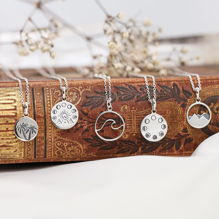 UNDER THE MOON PHASES NECKLACE - RETREALM