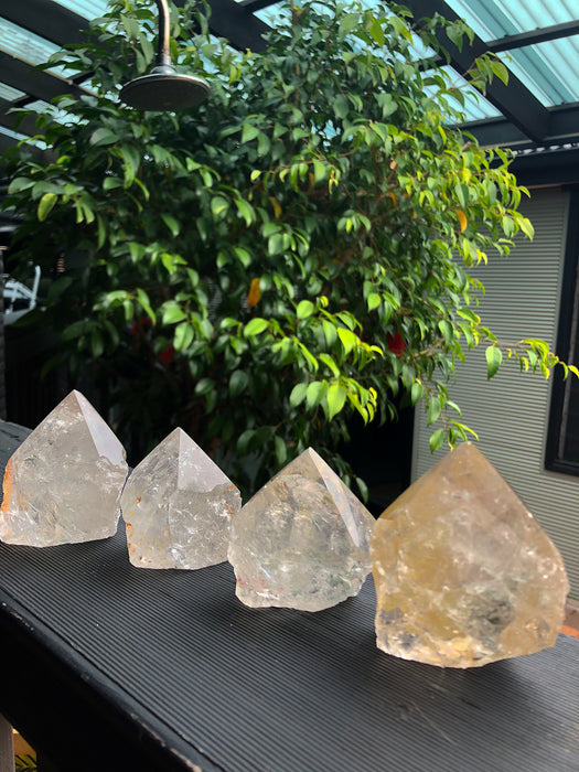 CLEAR QUARTZ POLISHED TOP POINT FREE STANDING (Approx 160-210g)