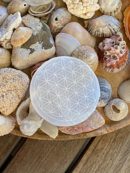 SELINITE CRYSTAL GRID CHARGING PLATE FLOWER OF LIFE | CLEANSE AND CHARGE YOUR CRYSTALS