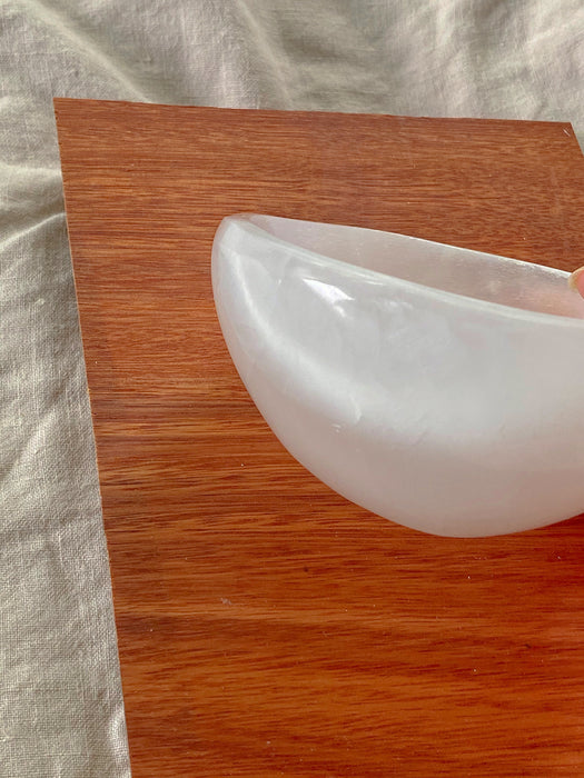 SELINITE TRINKET BOWL STAND | CLEANSE AND CHARGE YOUR CRYSTALS