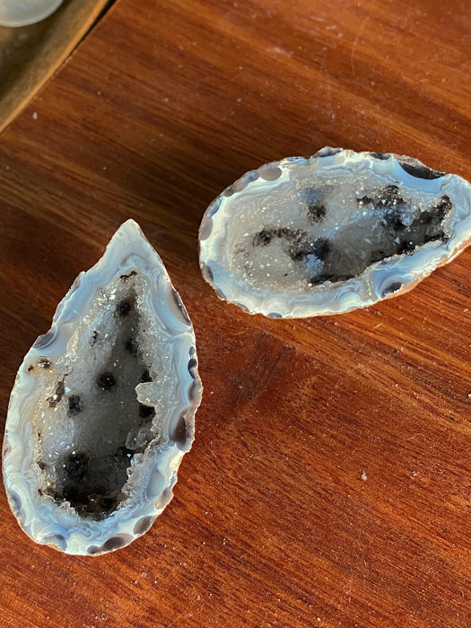 MINI NATURAL CLEAR AGATE GEODE CAVE CRYSTAL X 2 (56g)